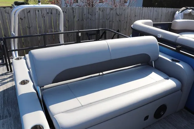 Slide: The Image of Bentley Pontoons Legacy 243 Swingback 2027 - 8