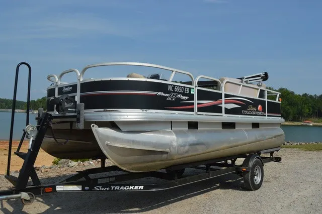 Slide: The Image of Sun Tracker Bass Buggy 18 DLX 2015 - 26