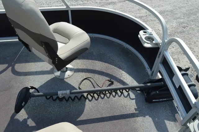 Slide: The Image of Sun Tracker Bass Buggy 18 DLX 2015 - 17
