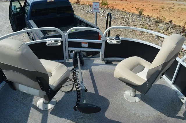 Slide: The Image of Sun Tracker Bass Buggy 18 DLX 2015 - 20