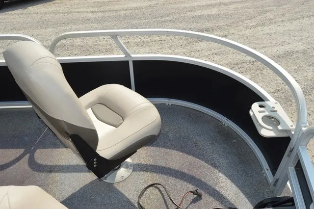 Slide: The Image of Sun Tracker Bass Buggy 18 DLX 2015 - 16