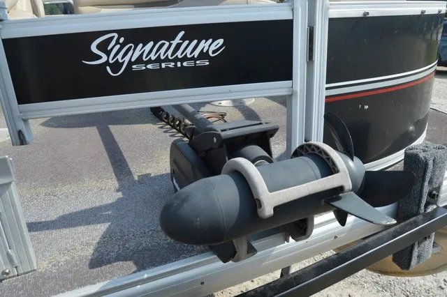 Slide: The Image of Sun Tracker Bass Buggy 18 DLX 2015 - 24