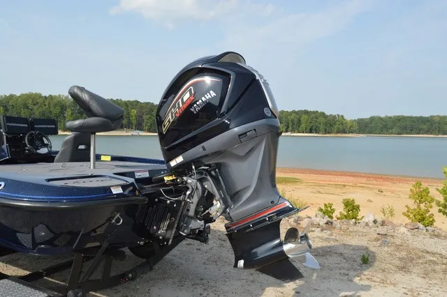 Slide: The Image of Falcon Boats F21 Predator 2025 - 3