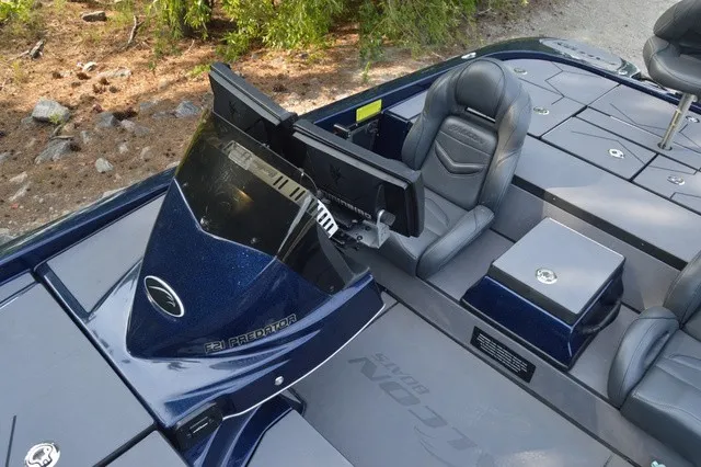 Slide: The Image of Falcon Boats F21 Predator 2025 - 17