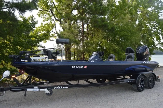 Slide: The Image of Falcon Boats F21 Predator 2025 - 9