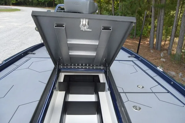 Slide: The Image of Falcon Boats F21 Predator 2025 - 20