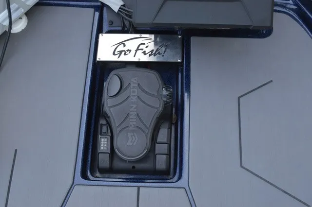 Slide: The Image of Falcon Boats F21 Predator 2025 - 12