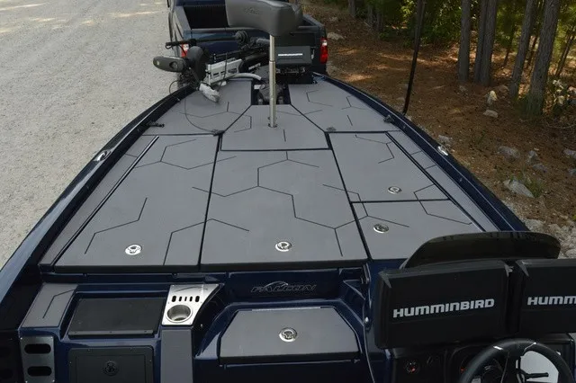 Slide: The Image of Falcon Boats F21 Predator 2025 - 35