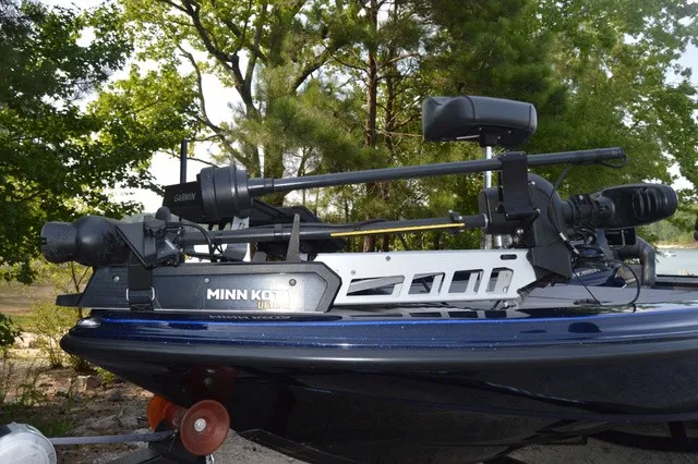 Slide: The Image of Falcon Boats F21 Predator 2025 - 10