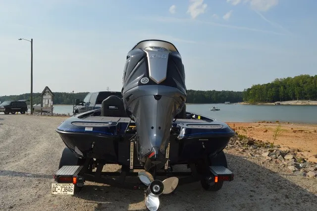 Slide: The Image of Falcon Boats F21 Predator 2025 - 5