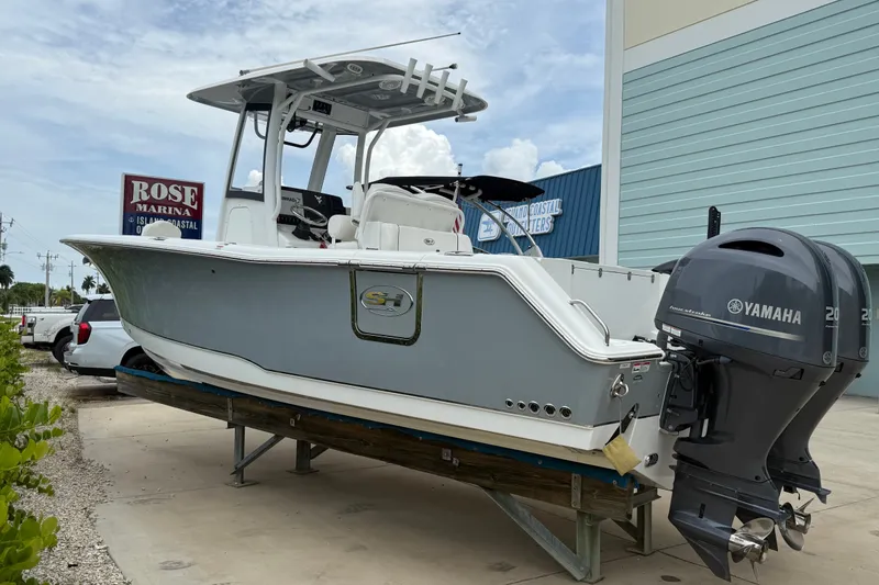Slide: The Image of 2018 Sea Hunt Gamefish 27 boat with Yamaha engines at Rose Marina. - 21