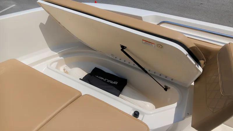 Slide: The Image of Bayliner Trophy T22CC 2021 - 16