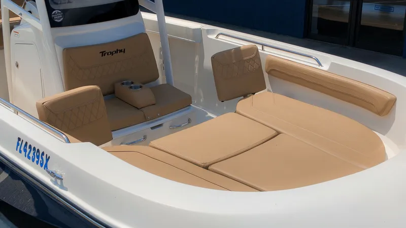 Slide: The Image of Bayliner Trophy T22CC 2021 - 14