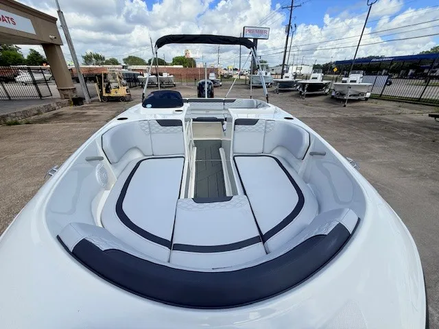 Slide: The Image of Bayliner 170EL 2026 - 19