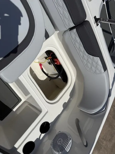 Slide: The Image of Bayliner 170EL 2026 - 13