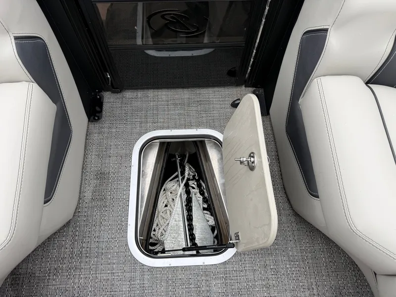 Slide: The Image of Barletta Lusso 23M 2024 - 24