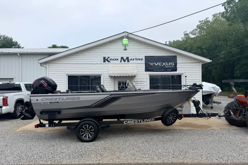 The Image of 2027 Crestliner 1850 Kodiak SC boat parked outside Knox Marine dealership. - 0