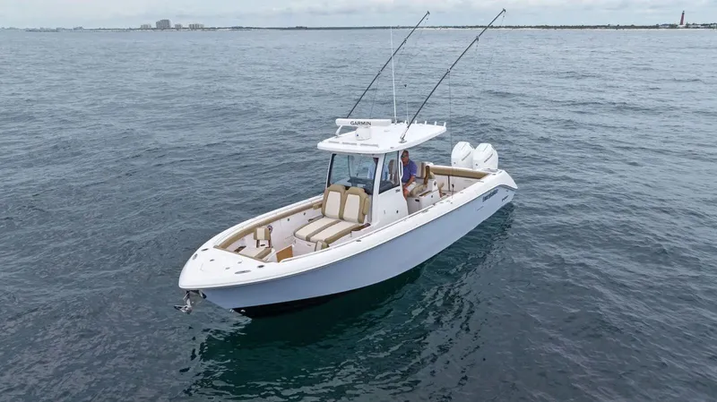 The Image of Everglades 315 Center Console 2027 - 1