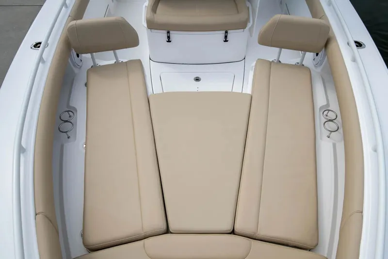 Slide: The Image of Everglades 273 Center Console 2027 - 14
