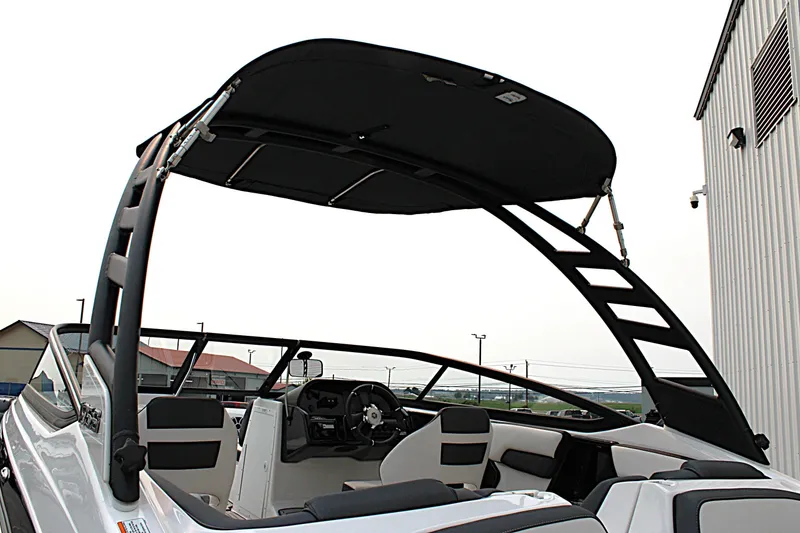 Slide: The Image of 2022 Yamaha Boats 195S interior with sleek design and modern features. - 4