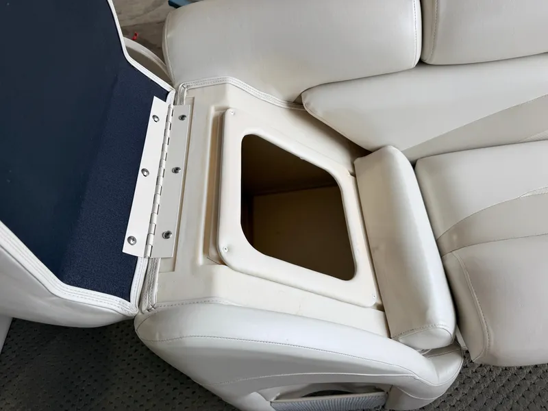 Slide: The Image of Starcraft 226 Elite & 50HP Mercury 4Stroke EFI 2004 - 21
