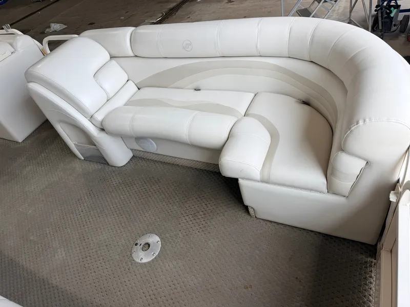 Slide: The Image of Starcraft 226 Elite & 50HP Mercury 4Stroke EFI 2004 - 18