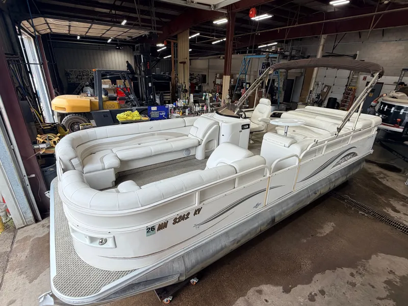 The Image of Starcraft 226 Elite & 50HP Mercury 4Stroke EFI 2004 - 1