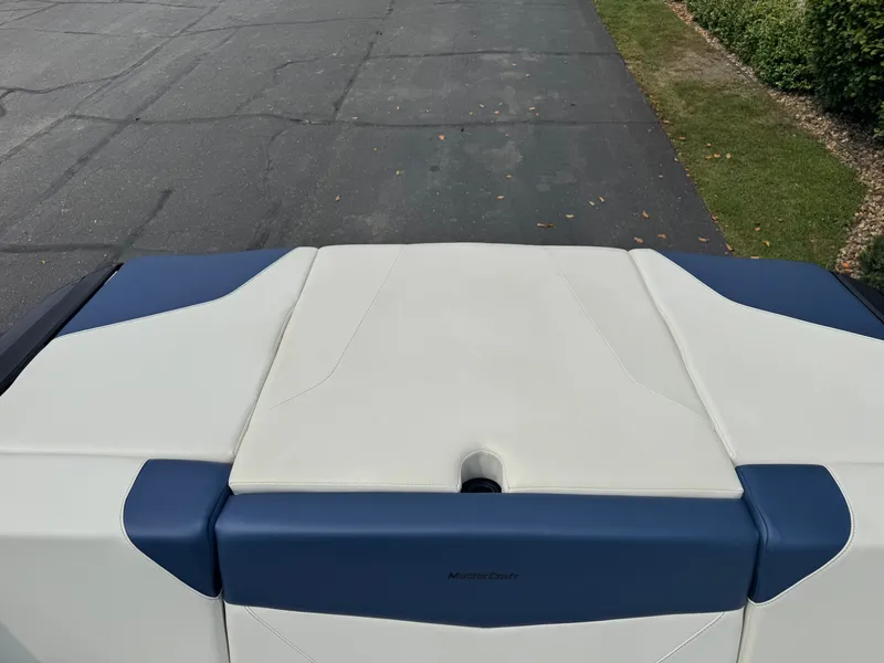 Slide: The Image of MasterCraft NXT22 2022 - 15