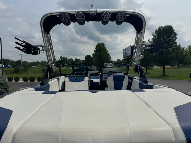 Slide: The Image of MasterCraft NXT22 2022 - 16