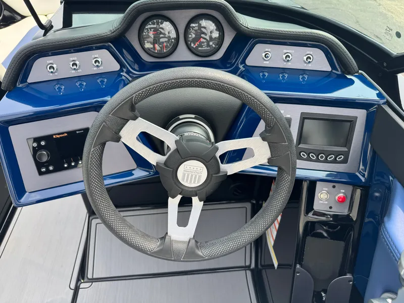Slide: The Image of MasterCraft NXT22 2022 - 12