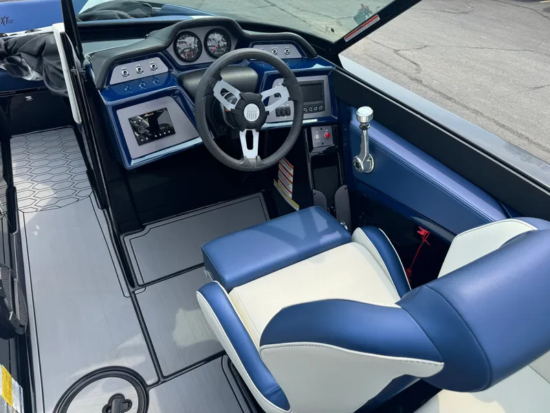 Slide: The Image of MasterCraft NXT22 2022 - 11