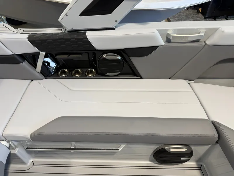 Slide: The Image of MasterCraft XT22 2026 - 17