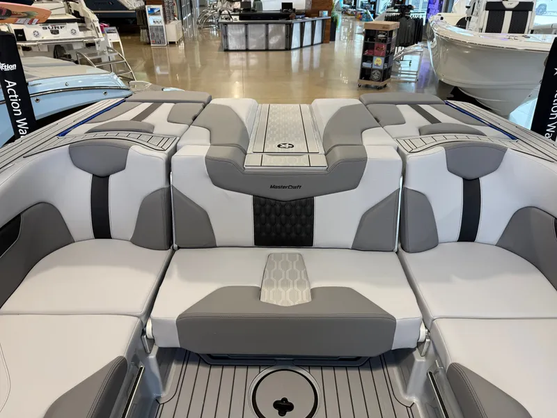 Slide: The Image of MasterCraft XT22 2026 - 19