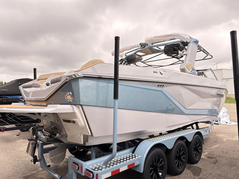 Slide: The Image of Nautique G25 2027 - 6