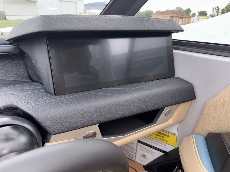 Slide: The Image of Nautique G25 2027 - 8