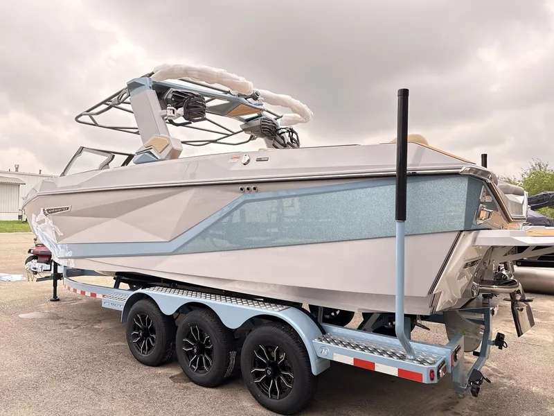 Slide: The Image of Nautique G25 2027 - 4