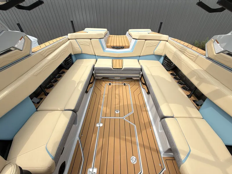 Slide: The Image of Nautique G25 2027 - 14
