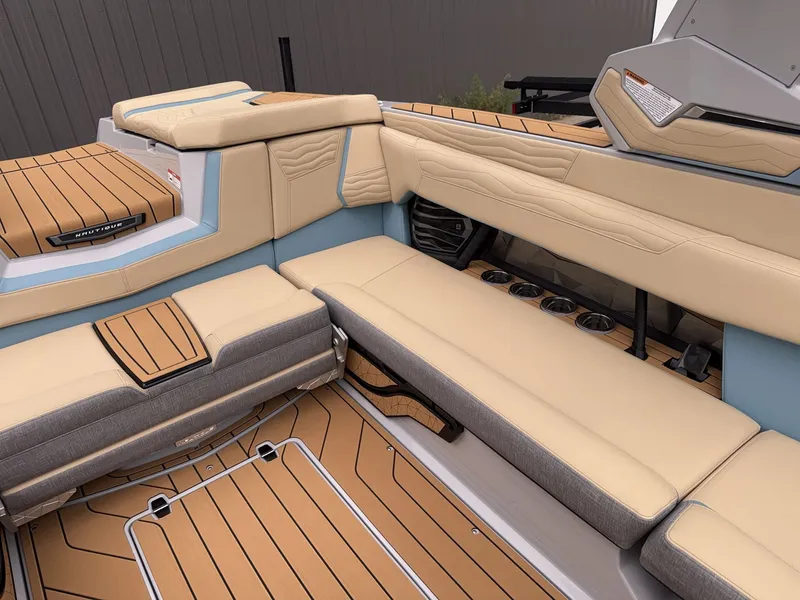 Slide: The Image of Nautique G25 2027 - 23