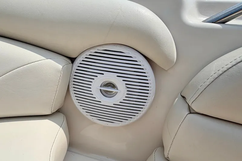 Slide: The Image of White speaker on a 2005 Starcraft 2100 IO RE Limited boat interior. - 66