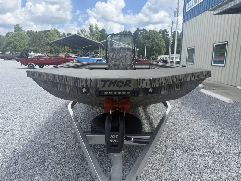 Slide: The Image of Thor Lake Hammer 1900 CC LOW DECK 2027 - 6