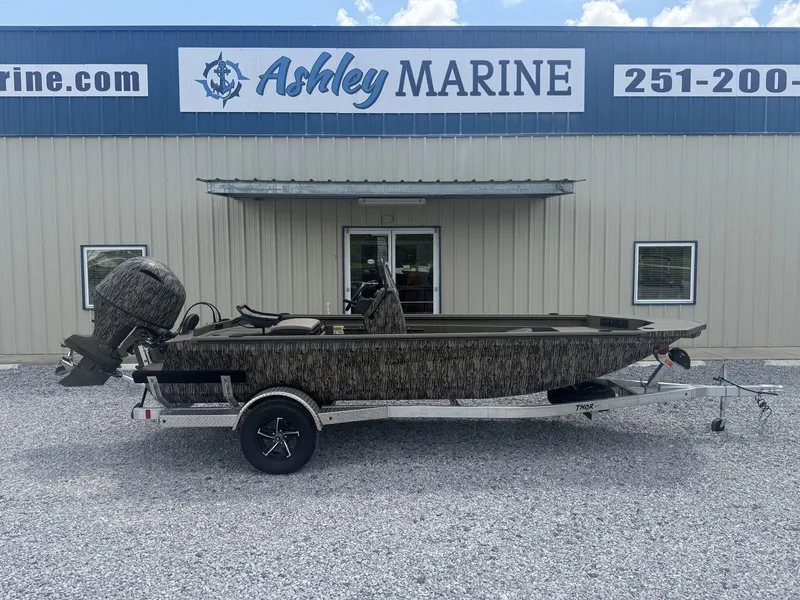 The Image of Thor Lake Hammer 1900 CC LOW DECK 2027 - 1