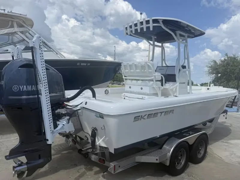 Slide: The Image of Skeeter SX2350 2024 - 1