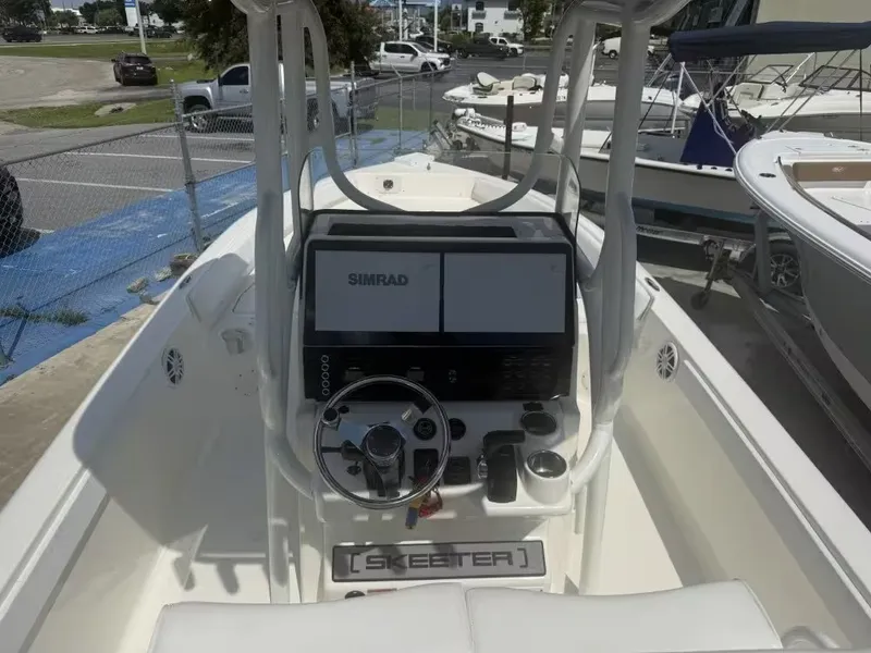 Slide: The Image of Skeeter SX2350 2024 - 15