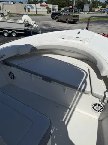 Slide: The Image of Parker Marine 2100 Special Edition 2022 - 8