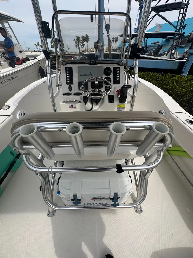 Slide: The Image of Robalo R180 Center Console 2021 - 8