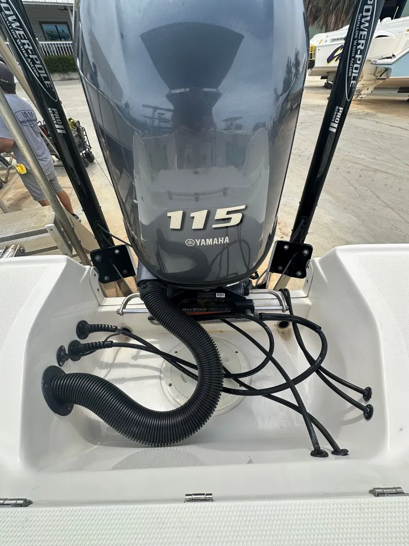 Slide: The Image of Robalo R180 Center Console 2021 - 6