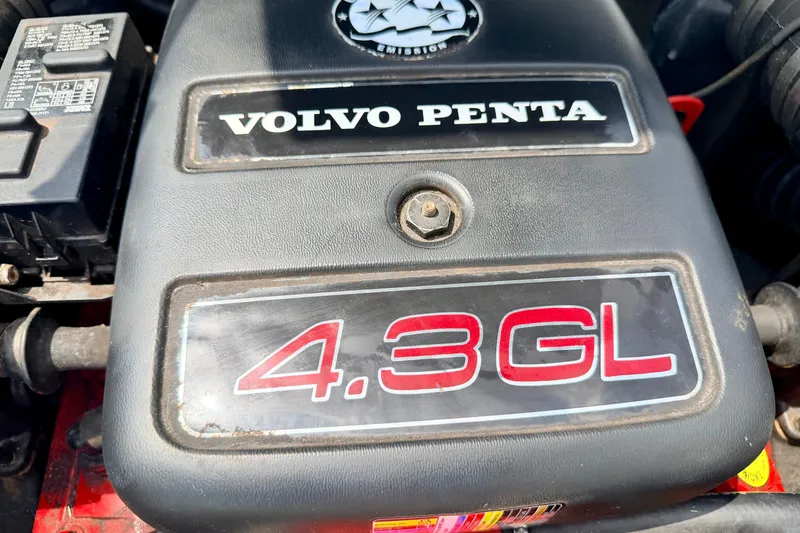Slide: The Image of Volvo Penta 4.3GL engine in a 2008 Starcraft 2000 IO Limited boat. - 31