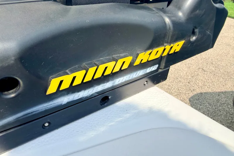 Slide: The Image of Minn Kota PowerDrive V2 motor on 2008 Starcraft 2000 IO Limited boat. - 58
