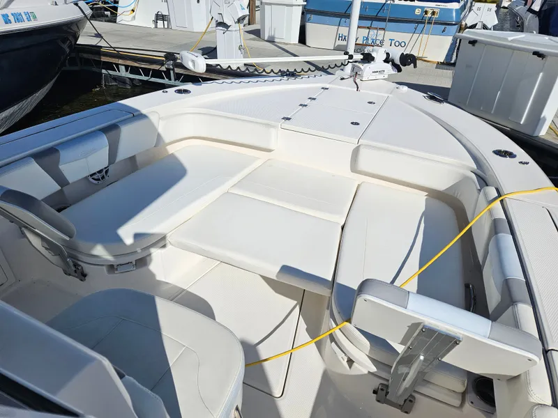 Slide: The Image of Robalo 266 Cayman 2023 - 16