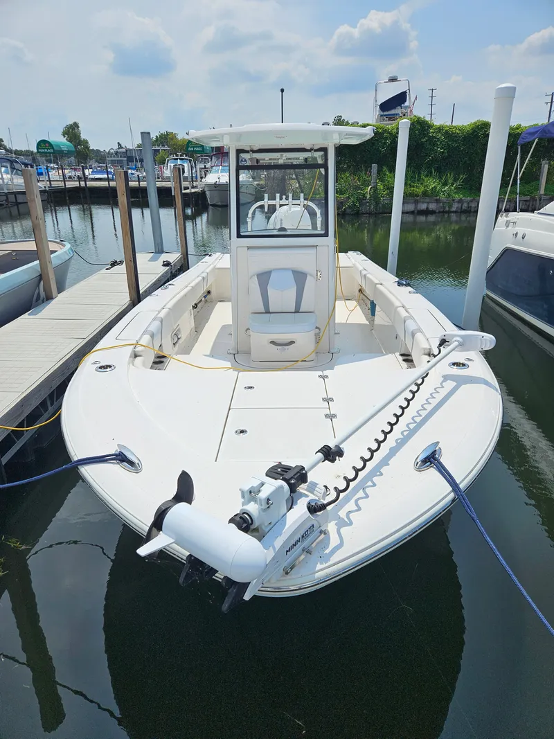 Slide: The Image of Robalo 266 Cayman 2023 - 1